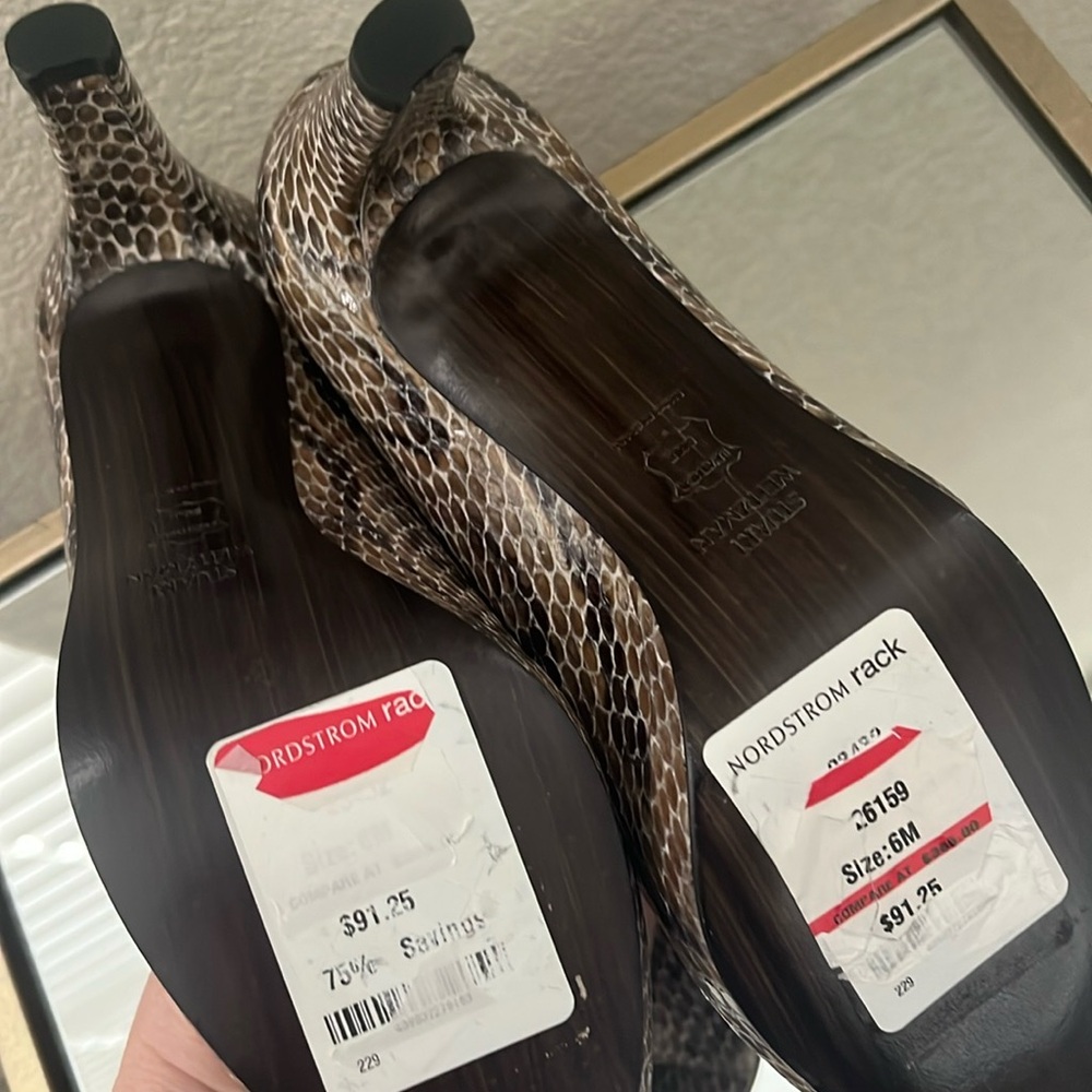 NWT Stuart Weitzman Brown Peep Toe Pumps - Picture 14 of 14